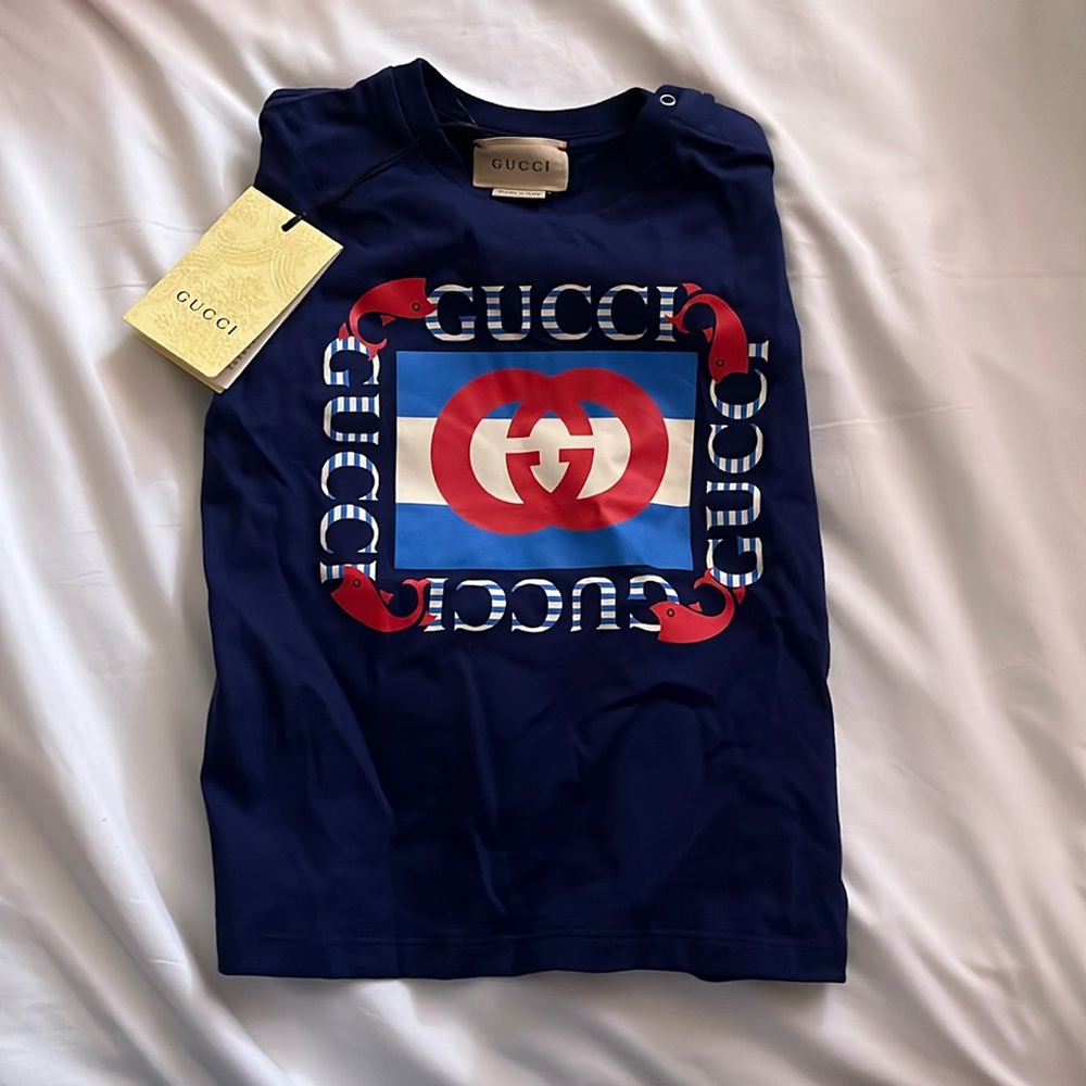 Gucci shirt

💯 Authentic
